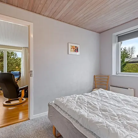 Johanna - 400m From The Sea By Interhome *
